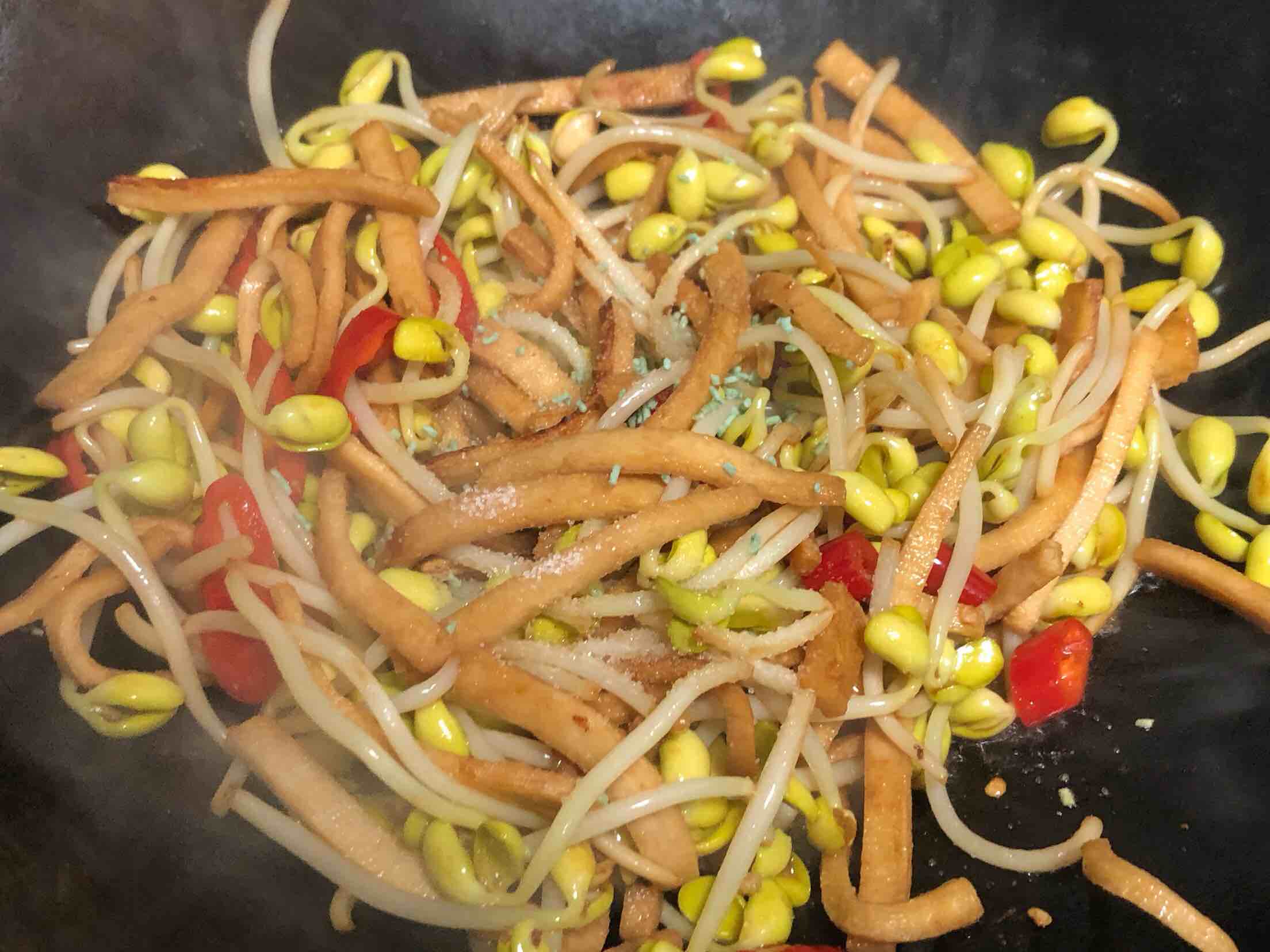 韭香豆芽炒干子的做法-家常味炒菜譜