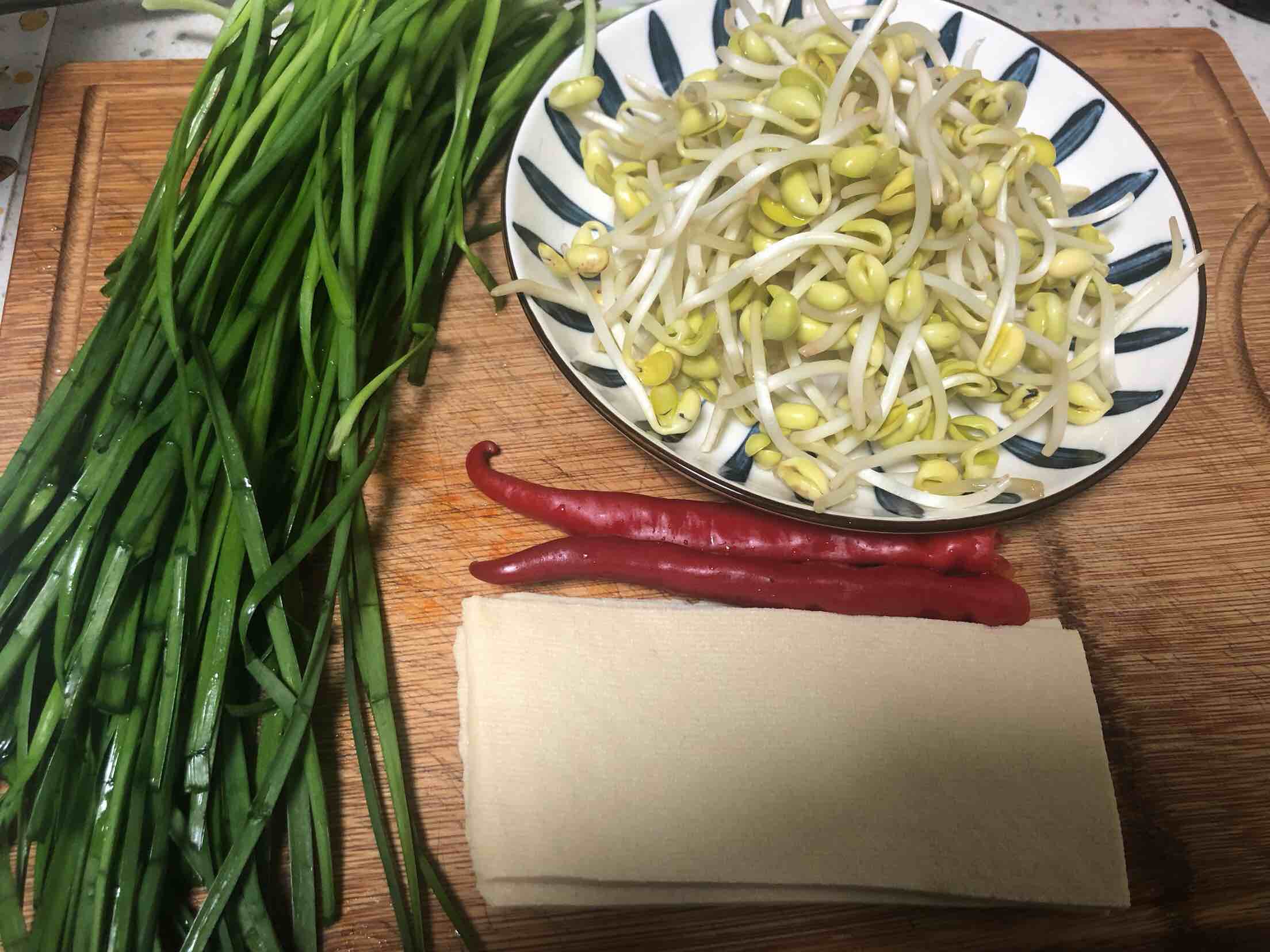 韭香豆芽炒干子的做法-家常味炒菜譜