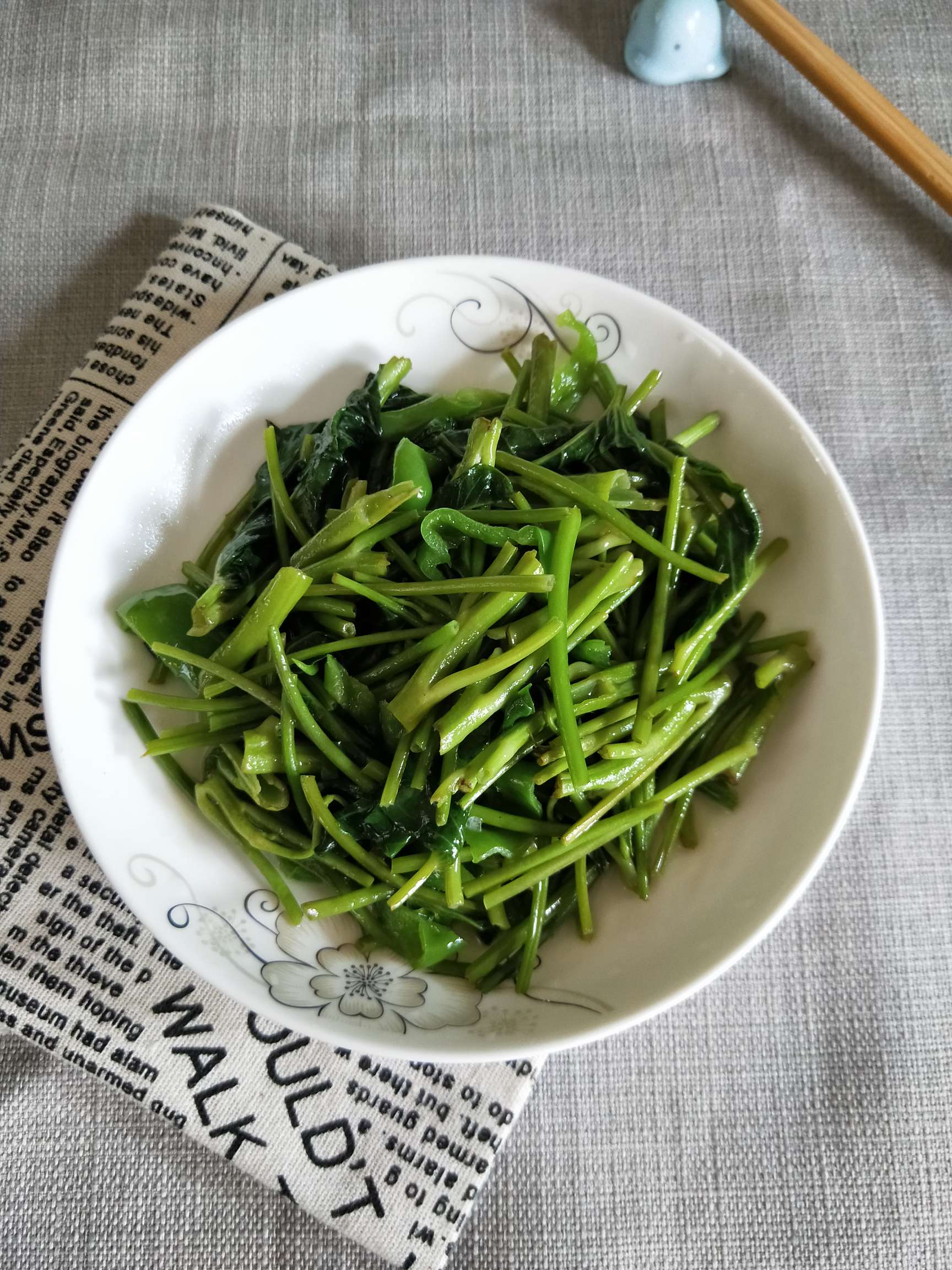 清炒空心菜的做法-家常味炒菜譜-易網健康養生網 清炒空心菜的做法-家常味炒菜譜