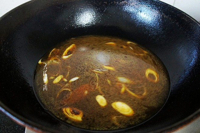 醬燉鯽魚(yú)的做法-香辣味燉菜譜