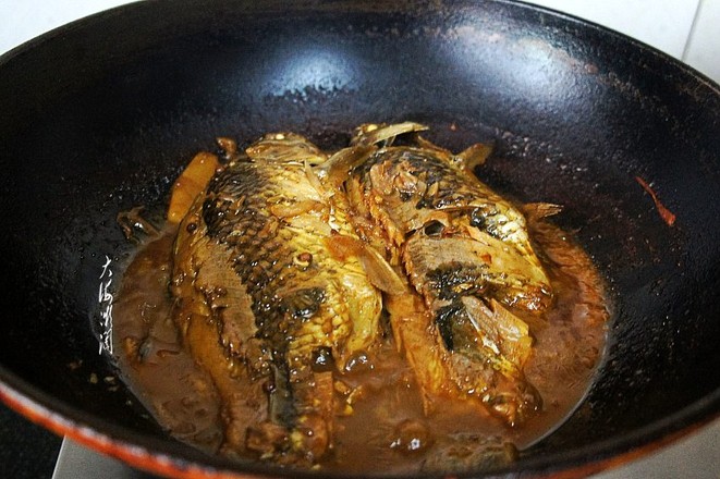醬燉鯽魚(yú)的做法-香辣味燉菜譜