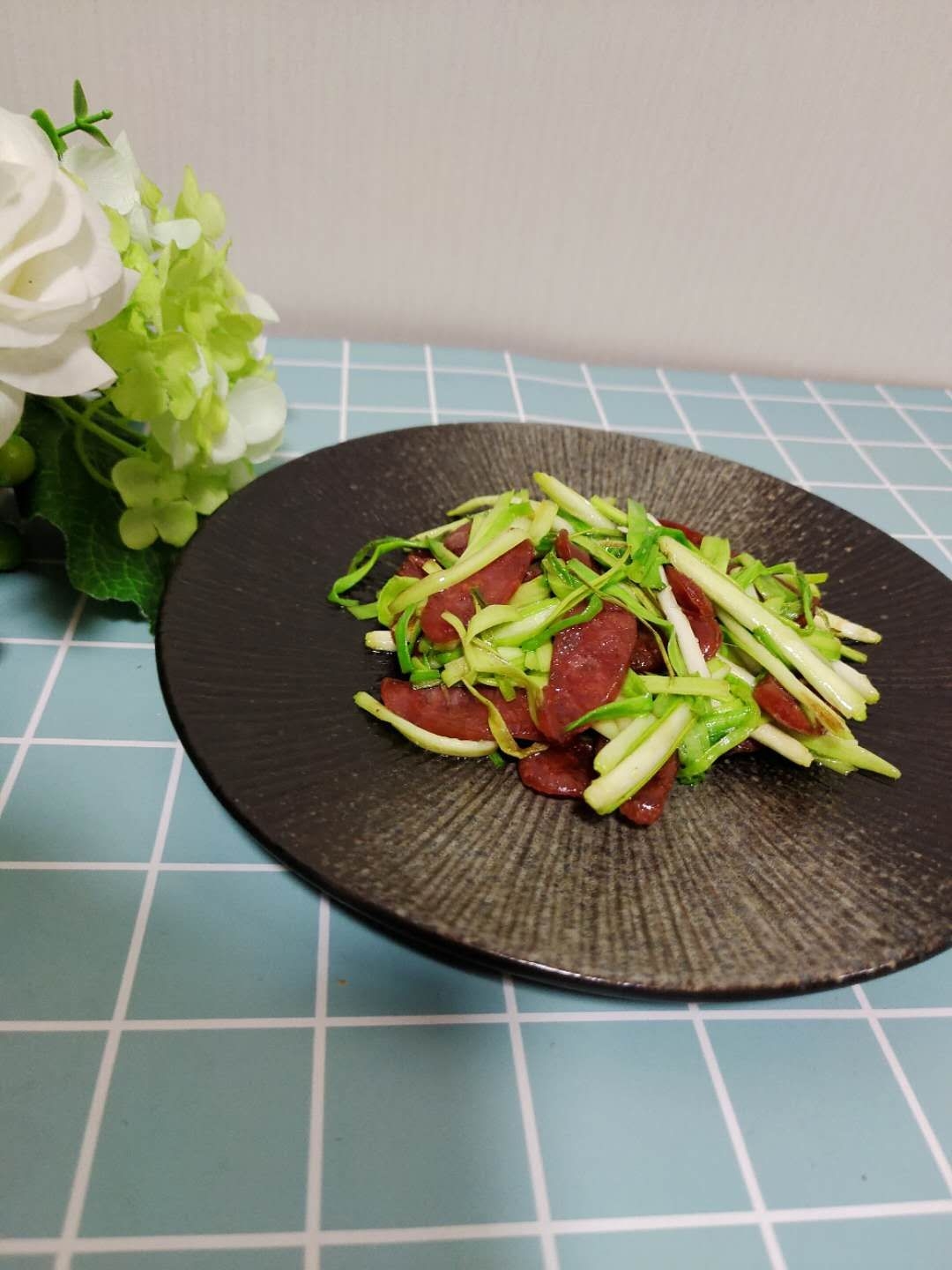 五分鐘快手早餐菜-臘腸蒜苗的做法-咸鮮味炒菜譜-易網(wǎng)健康養(yǎng)生網(wǎng) 五分鐘快手早餐菜-臘腸蒜苗的做法-咸鮮味炒菜譜