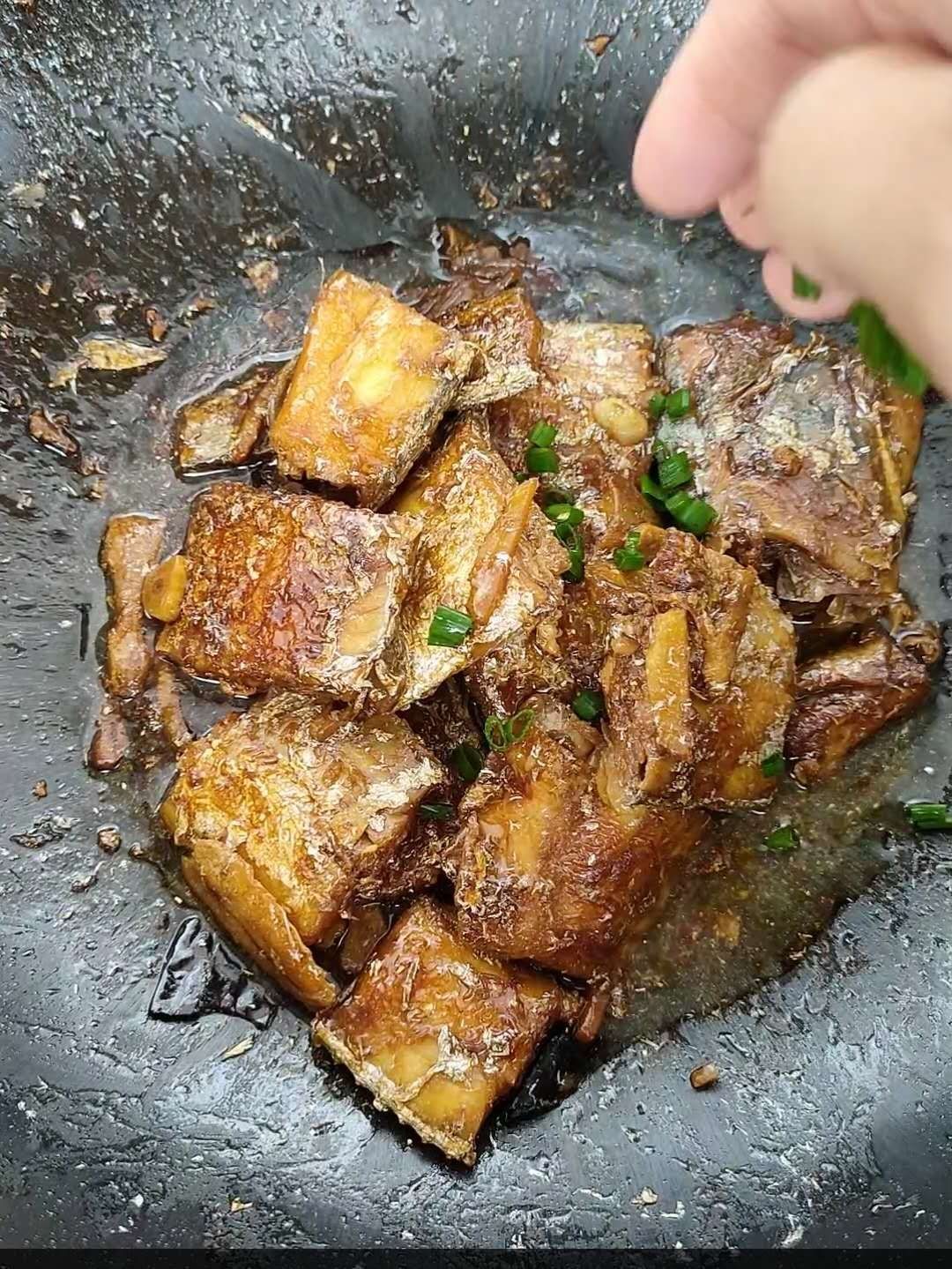 家常紅燒帶魚(yú)的做法-家常味燒菜譜