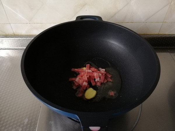 配粥小菜，培根胡蘿卜炒西藍(lán)花，營(yíng)養(yǎng)搭配的做法-咸鮮味炒菜譜