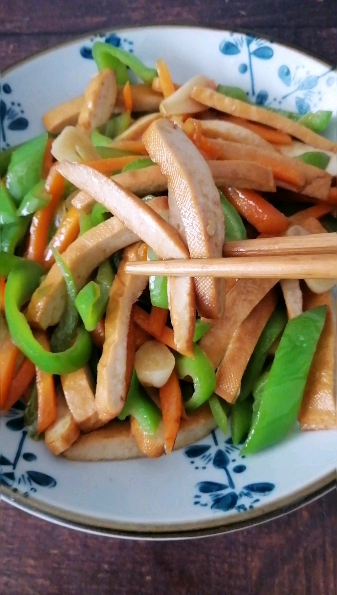 尖椒豆干的做法-家常味炒菜譜