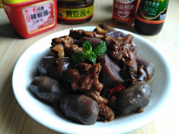 紫土豆燒雞的做法-家常味燒菜譜-易網健康養生網 紫土豆燒雞的做法-家常味燒菜譜