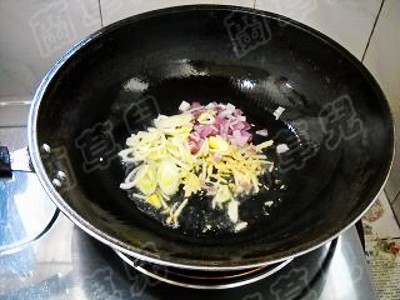 干鍋西蘭花藕片的做法-家常味炒菜譜