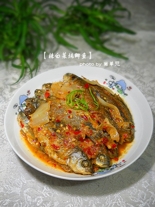辣白菜燒鯽魚的做法-酸辣味燒菜譜-易網健康養生網 辣白菜燒鯽魚的做法-酸辣味燒菜譜