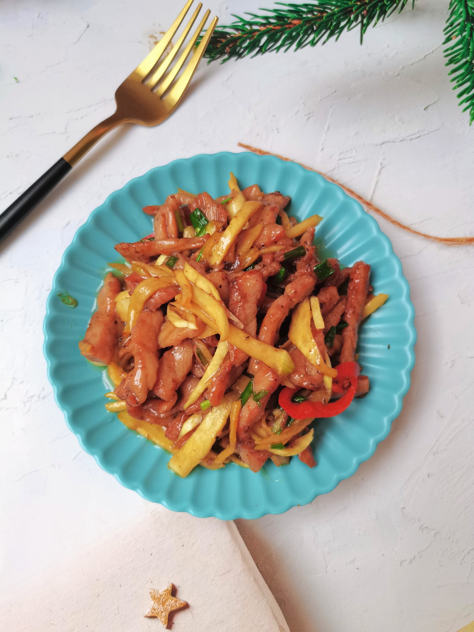 茭白炒牛肉的做法-家常味炒菜譜-易網(wǎng)健康養(yǎng)生網(wǎng) 茭白炒牛肉的做法-家常味炒菜譜
