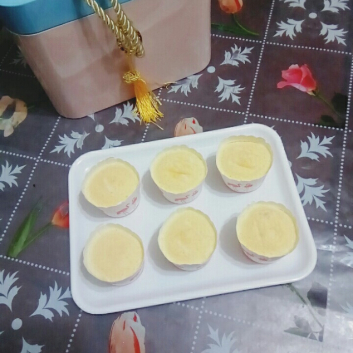 果香紙杯蒸蛋糕的做法-其它口味蒸菜譜