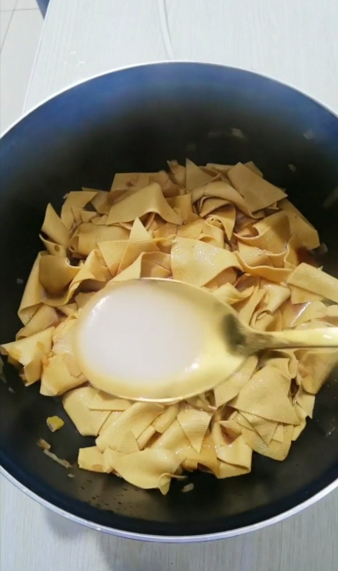 紅燜干豆腐的做法-咸鮮味燉菜譜