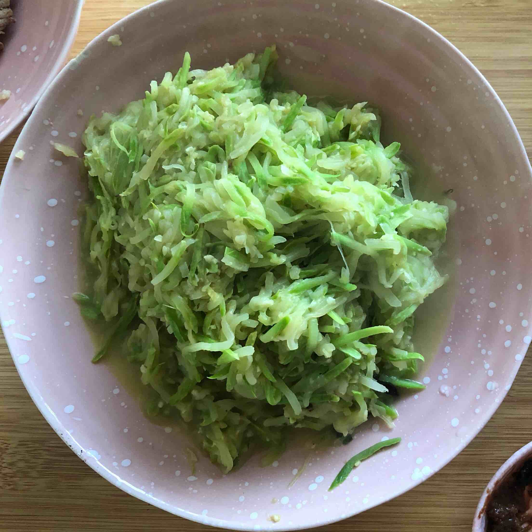 醋炒西葫蘆的做法-酸味炒菜譜-易網(wǎng)健康養(yǎng)生網(wǎng) 醋炒西葫蘆的做法-酸味炒菜譜
