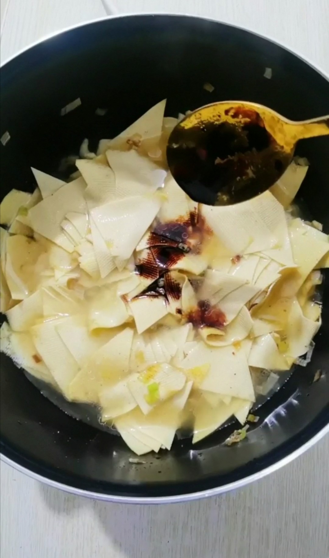 紅燜干豆腐的做法-咸鮮味燉菜譜