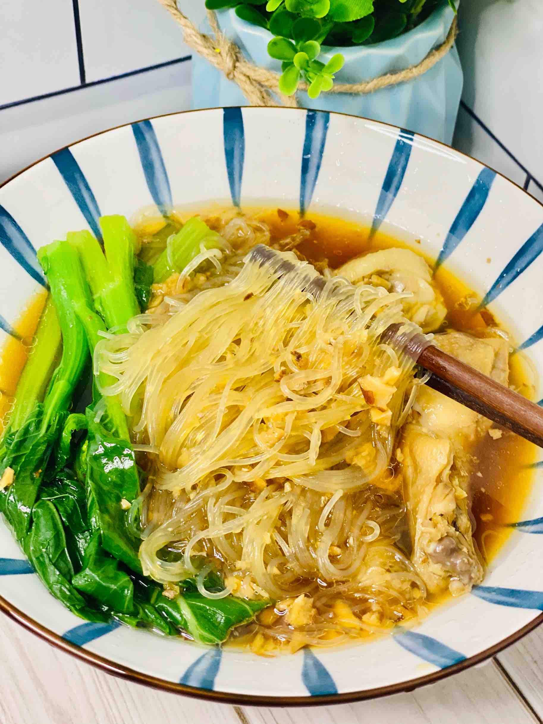 快手粉絲這樣煲，誰(shuí)還叫外賣？美味又簡(jiǎn)單的做法-咸鮮味煮菜譜