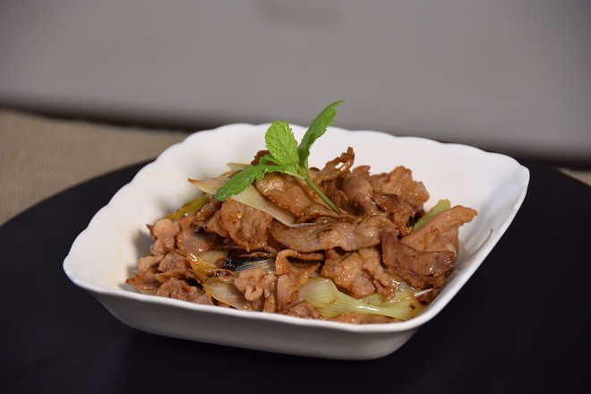 蔥爆羊肉，秋季滋補(bǔ)佳品的做法-家常味炒菜譜