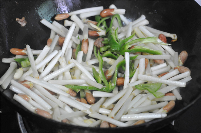 花生芽炒肉片的做法-家常味炒菜譜