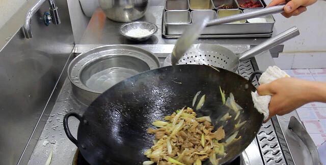 蔥爆羊肉，秋季滋補(bǔ)佳品的做法-家常味炒菜譜