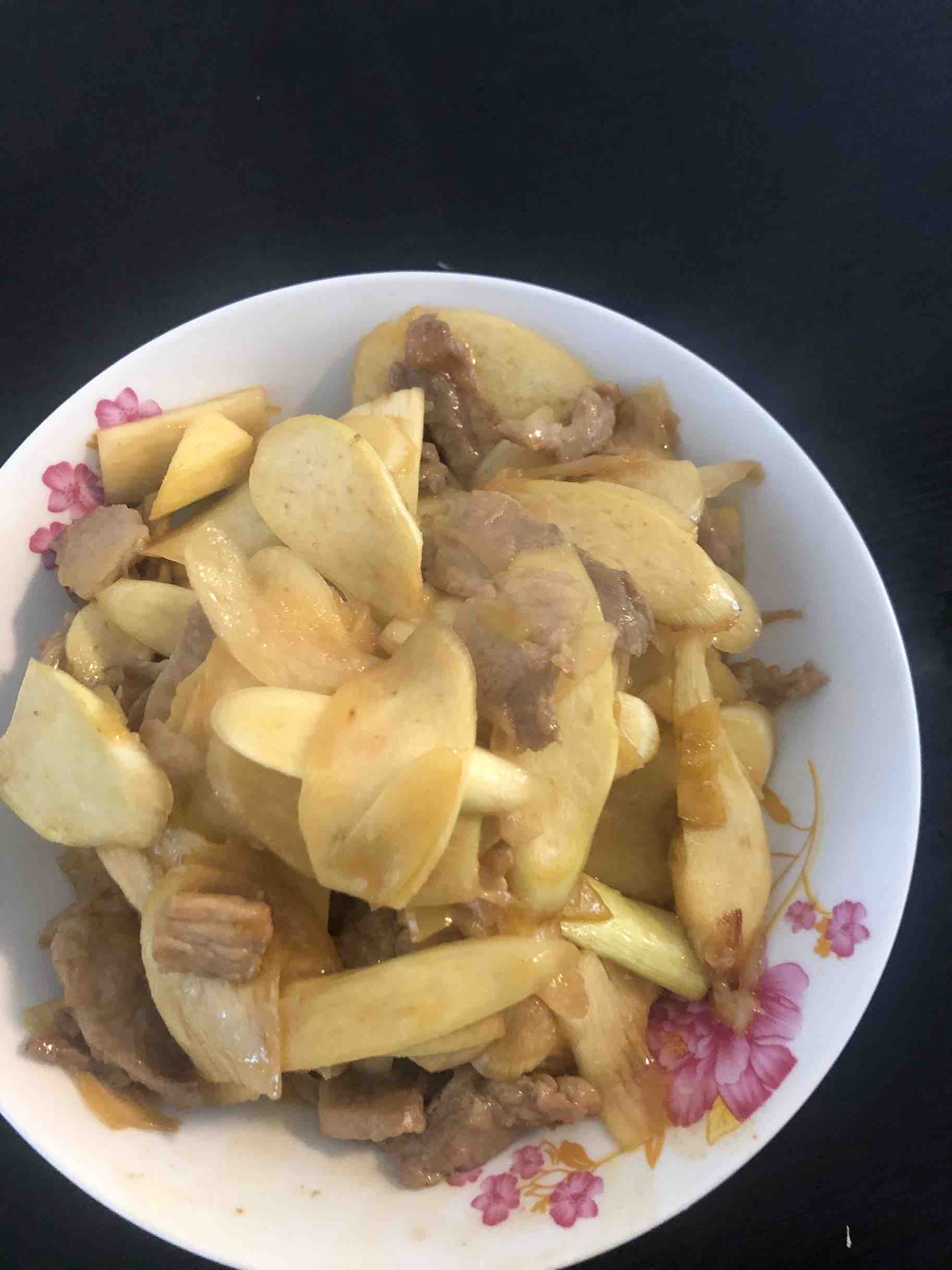 茭白炒肉片的做法-咸鮮味炒菜譜-易網(wǎng)健康養(yǎng)生網(wǎng) 茭白炒肉片的做法-咸鮮味炒菜譜