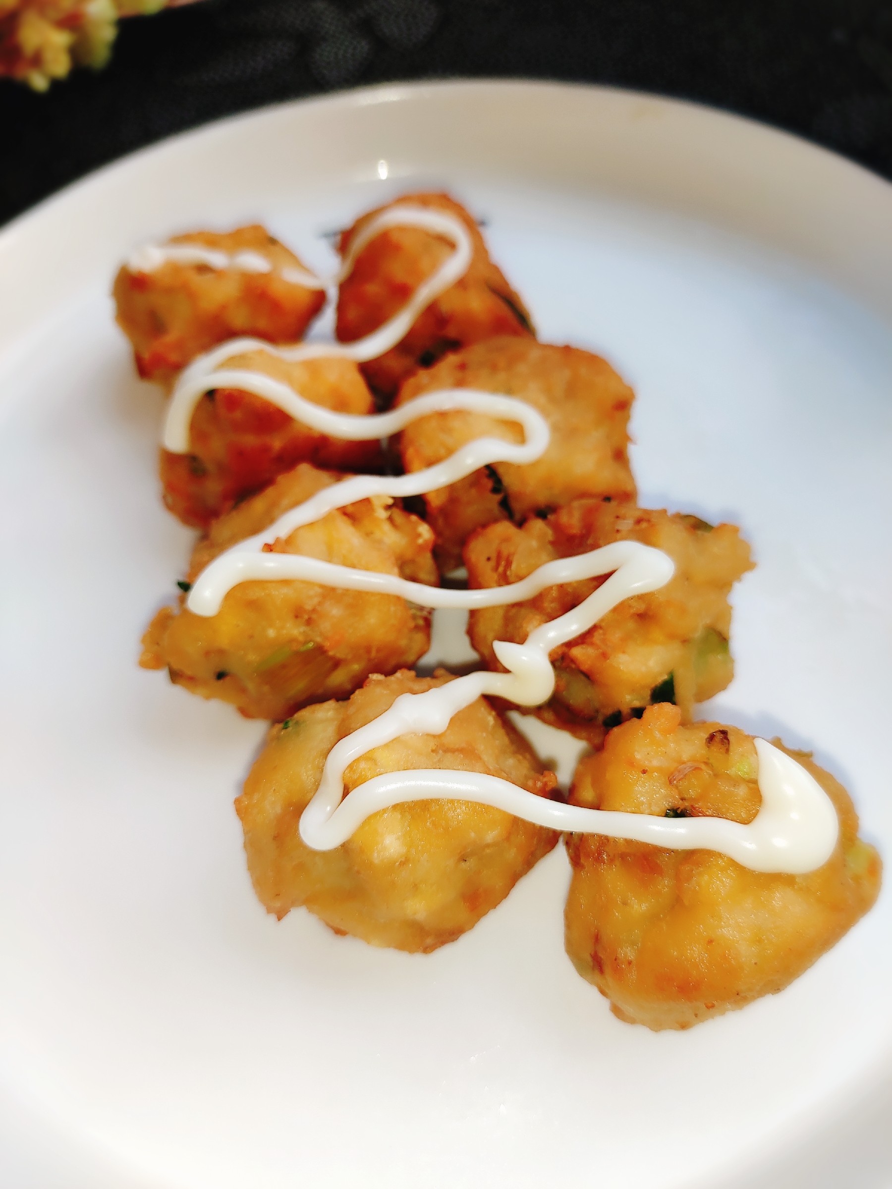 沙拉豆腐丸子的做法-甜味炸菜譜-易網(wǎng)健康養(yǎng)生網(wǎng) 沙拉豆腐丸子的做法-甜味炸菜譜