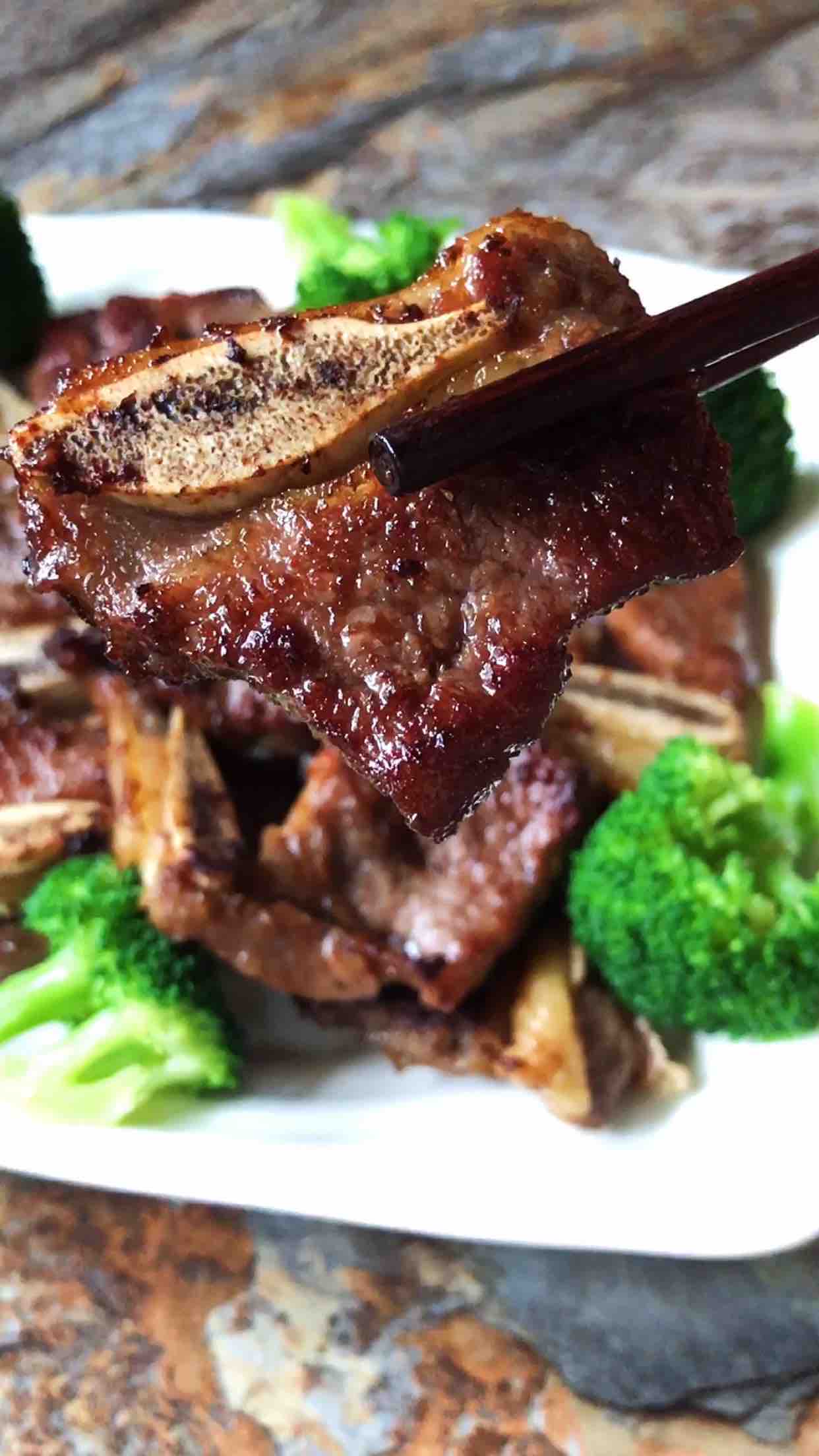 香煎牛仔骨的做法-咸鮮味煎菜譜-易網健康養生網 香煎牛仔骨的做法-咸鮮味煎菜譜