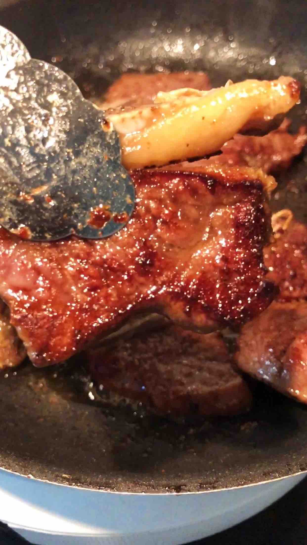 香煎牛仔骨的做法-咸鮮味煎菜譜-易網健康養生網 香煎牛仔骨的做法-咸鮮味煎菜譜