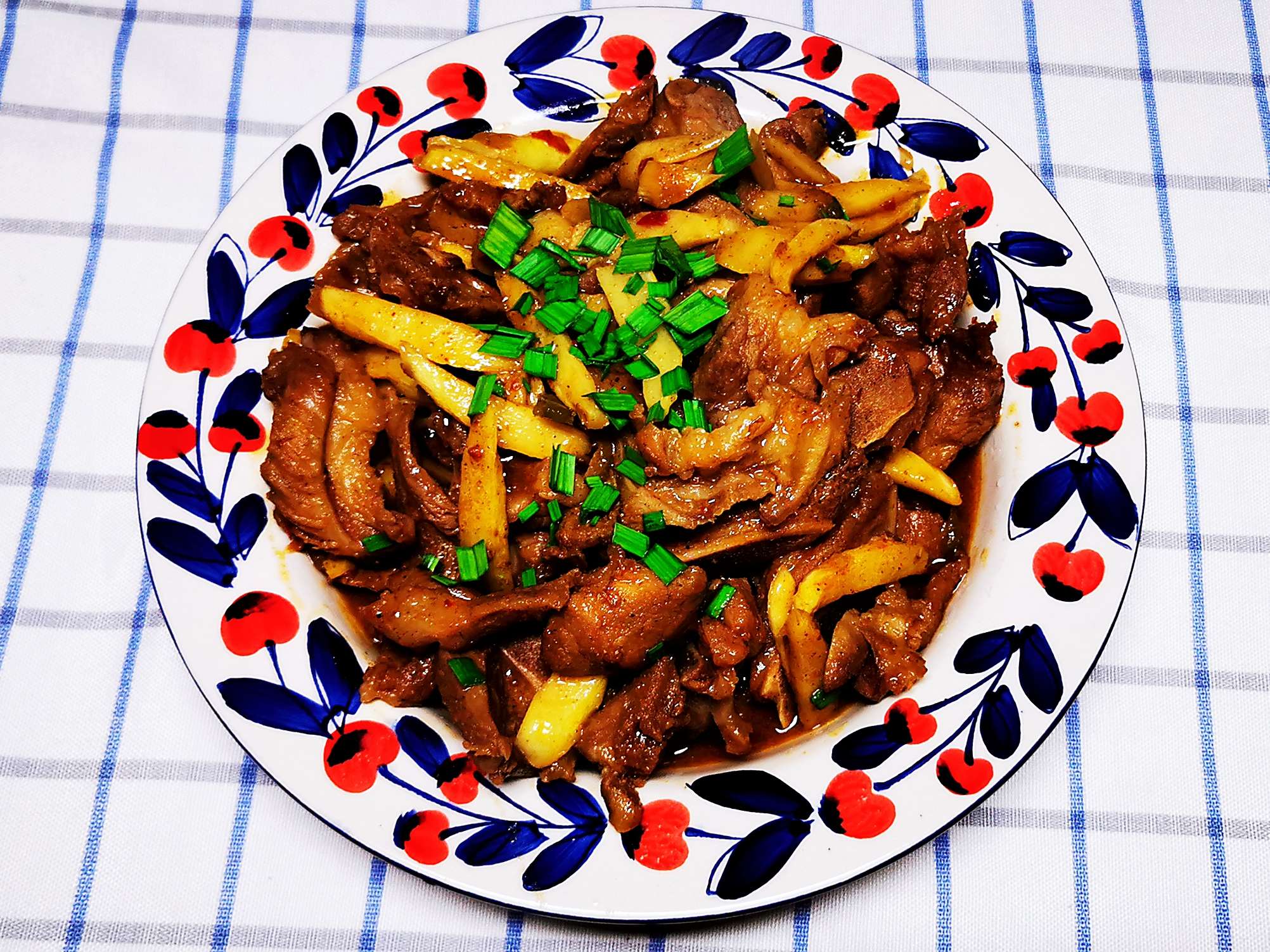 十三香小炒肉的做法-香辣味燒菜譜-易網(wǎng)健康養(yǎng)生網(wǎng) 十三香小炒肉的做法-香辣味燒菜譜