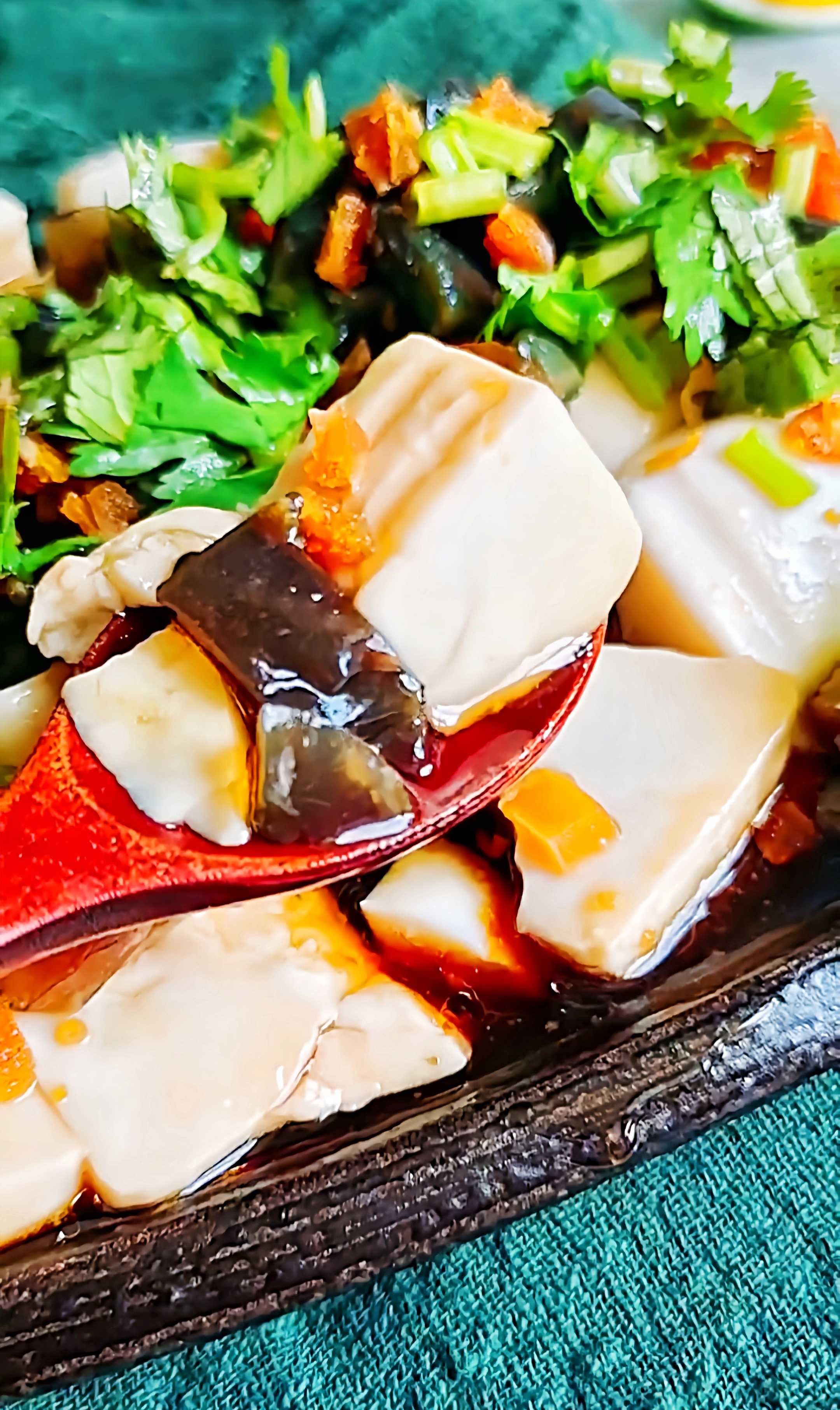 #豆腐的神仙做法#蛋黃皮蛋拌豆腐的做法-咸鮮味拌菜譜-易網健康養生網 #豆腐的神仙做法#蛋黃皮蛋拌豆腐的做法-咸鮮味拌菜譜