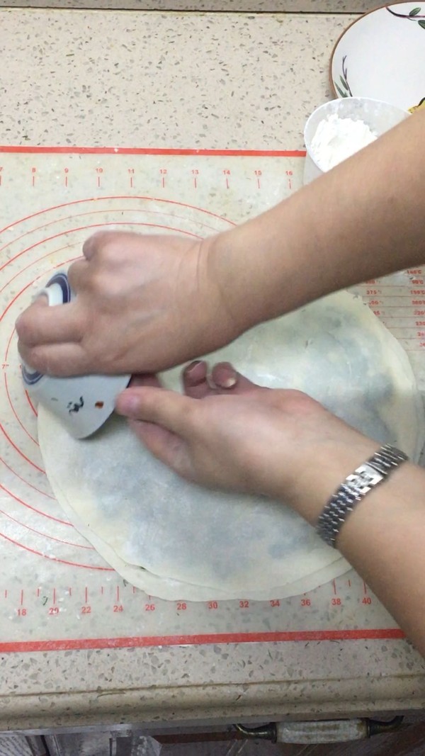 烙小茴香蛋餅的做法-家常味烙菜譜