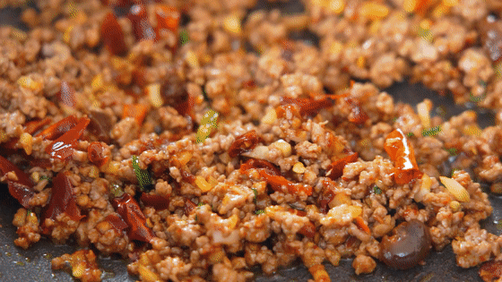今天就做這道經典下飯菜——麻婆豆腐的做法-香辣味炒菜譜