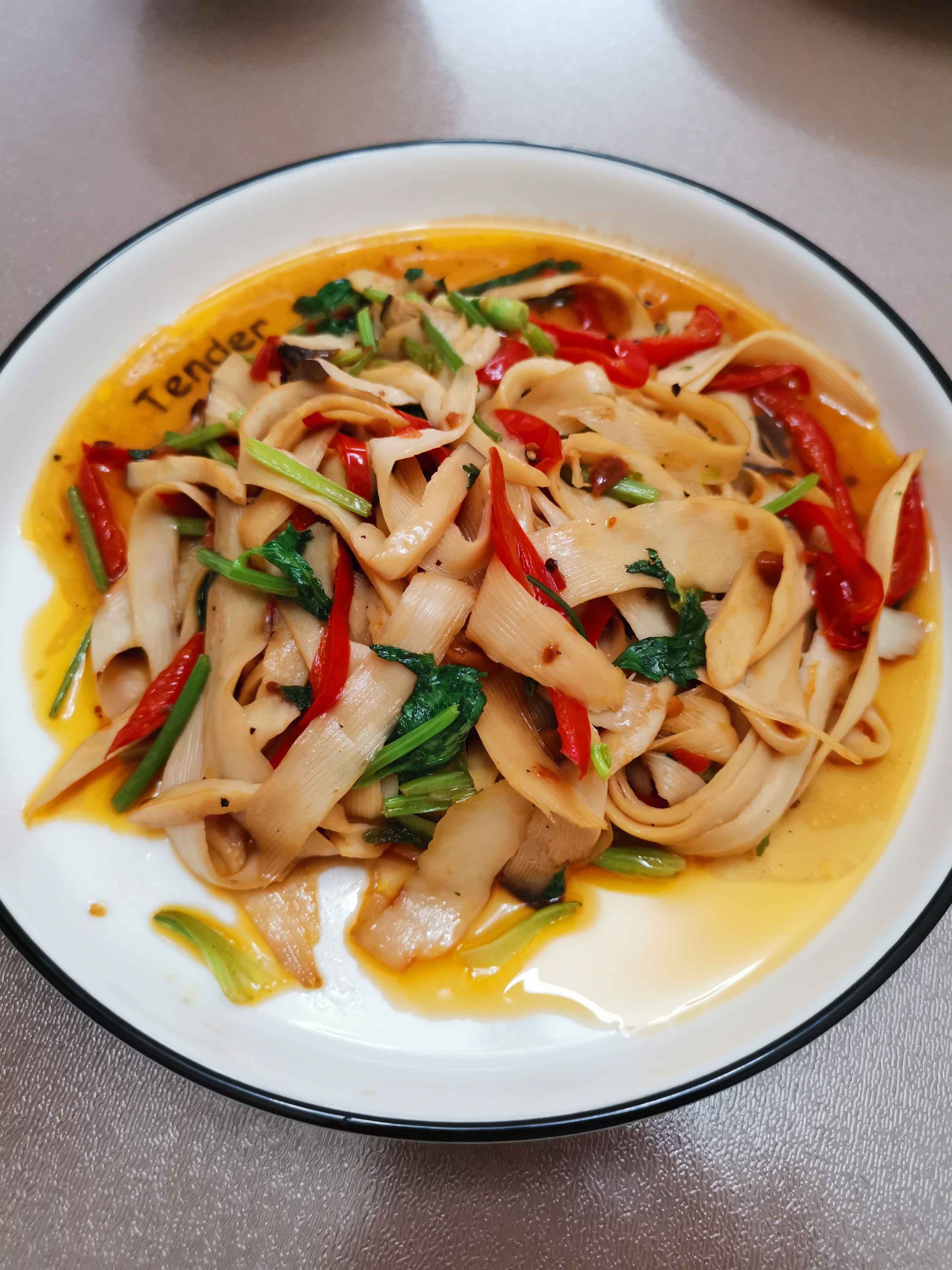 涼拌杏鮑菇的做法-酸辣味拌菜譜-易網健康養生網 涼拌杏鮑菇的做法-酸辣味拌菜譜