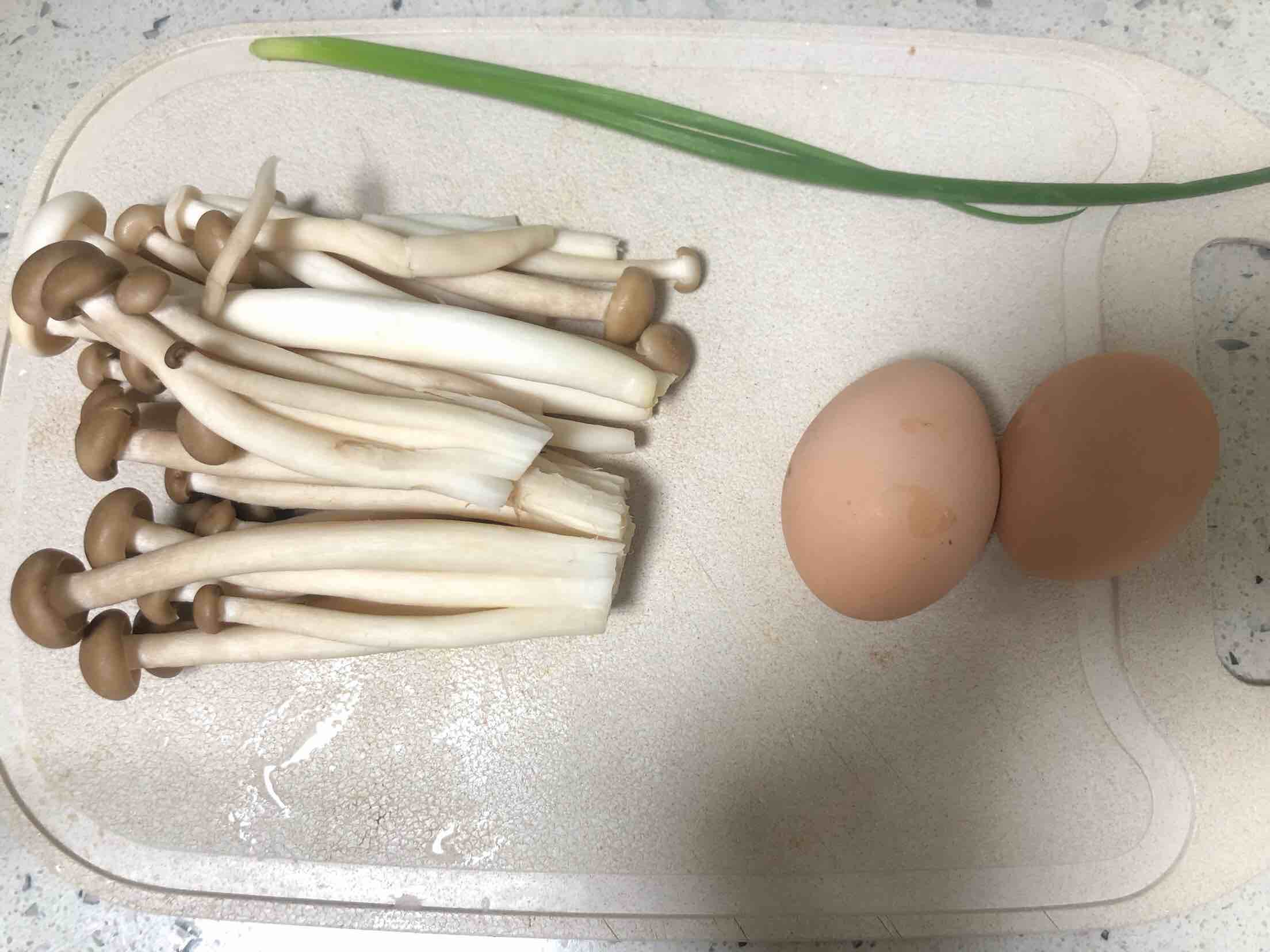 小菇炒雞蛋的做法-家常味炒菜譜