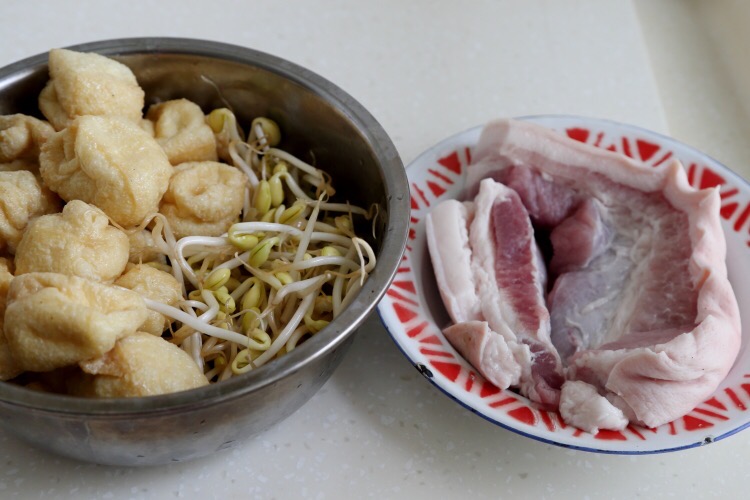 豆芽豆腐果燒五花肉的做法-家常味燒菜譜
