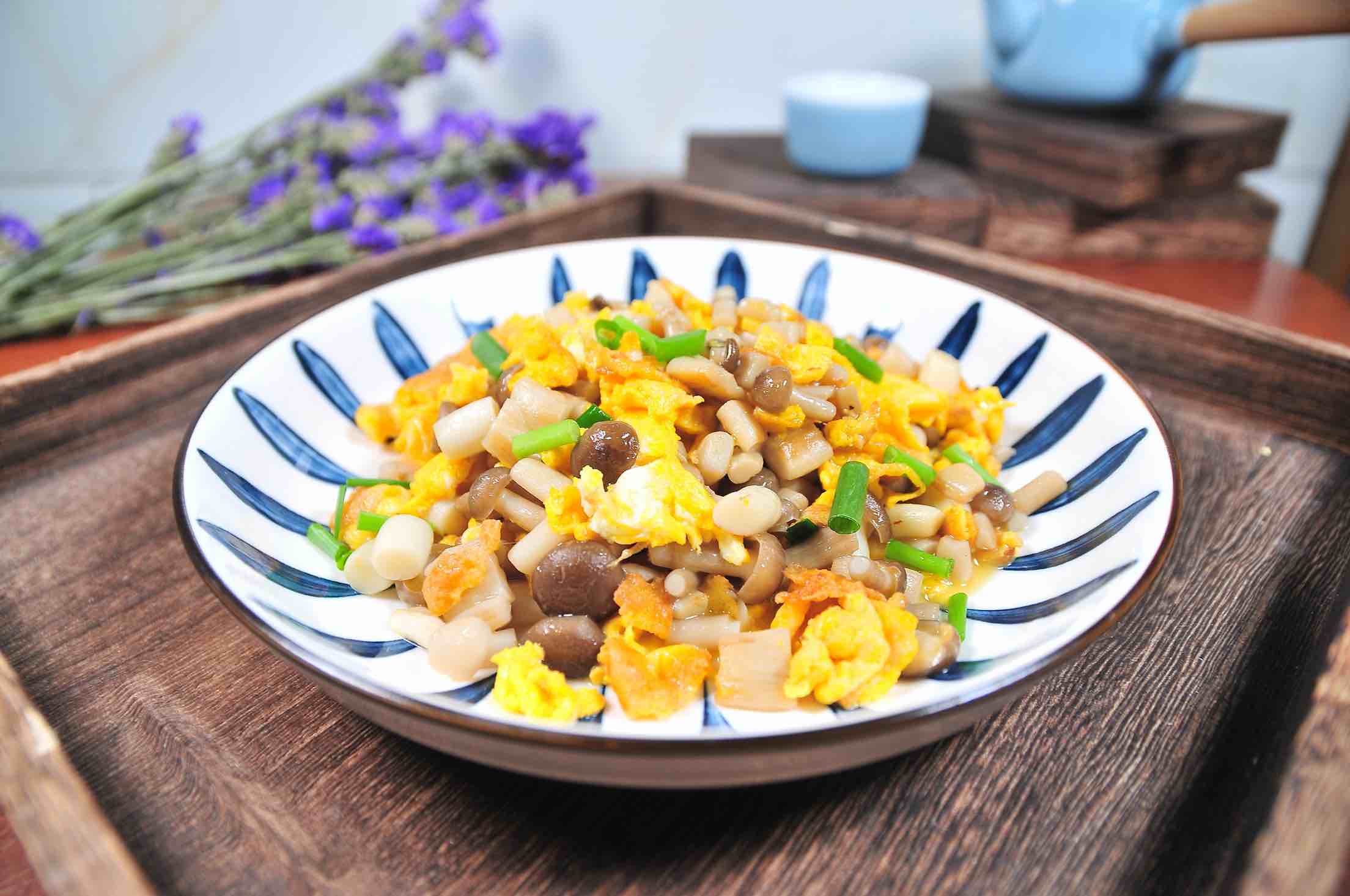 小菇炒雞蛋的做法-家常味炒菜譜-易網健康養生網 小菇炒雞蛋的做法-家常味炒菜譜