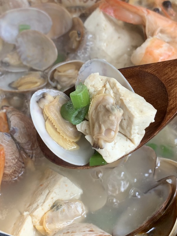 鮮掉眉毛的花蛤豆腐湯的做法-家常味燉菜譜-易網健康養生網 鮮掉眉毛的花蛤豆腐湯的做法-家常味燉菜譜