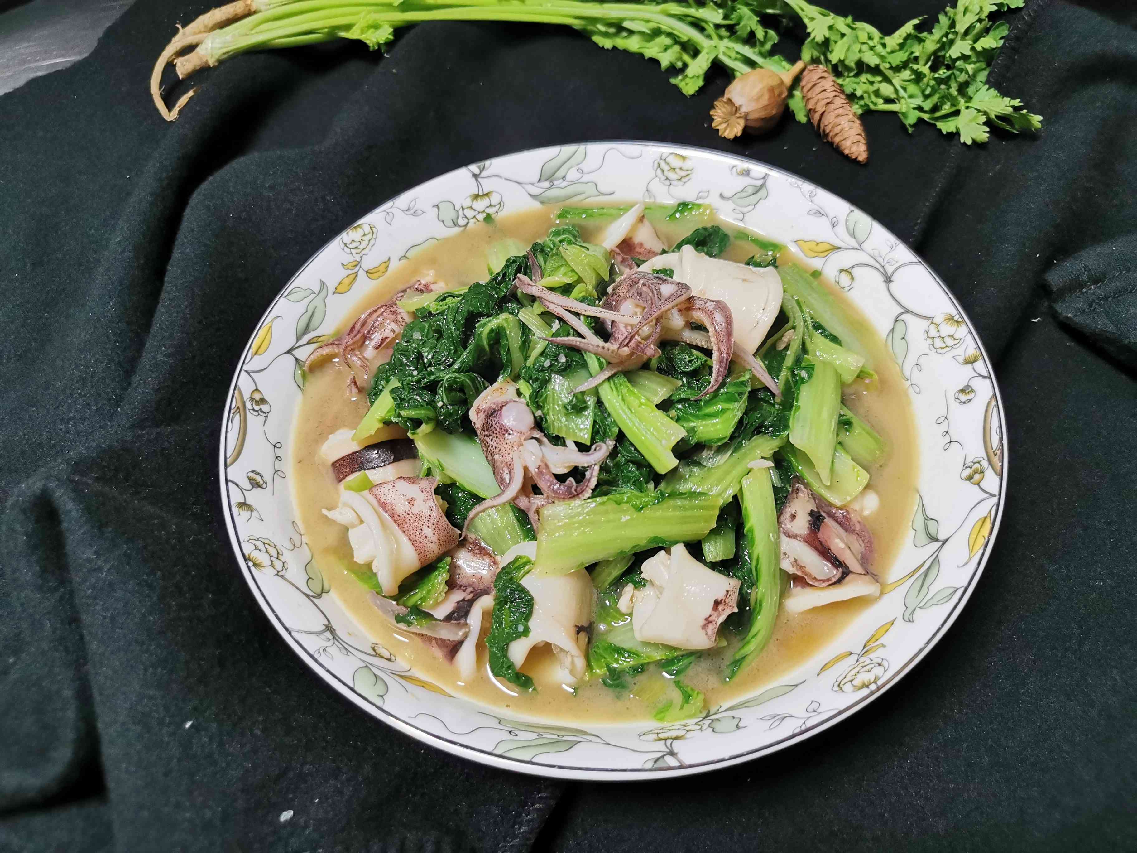 小白菜燒筆管魚的做法-家常味炒菜譜-易網健康養生網 小白菜燒筆管魚的做法-家常味炒菜譜