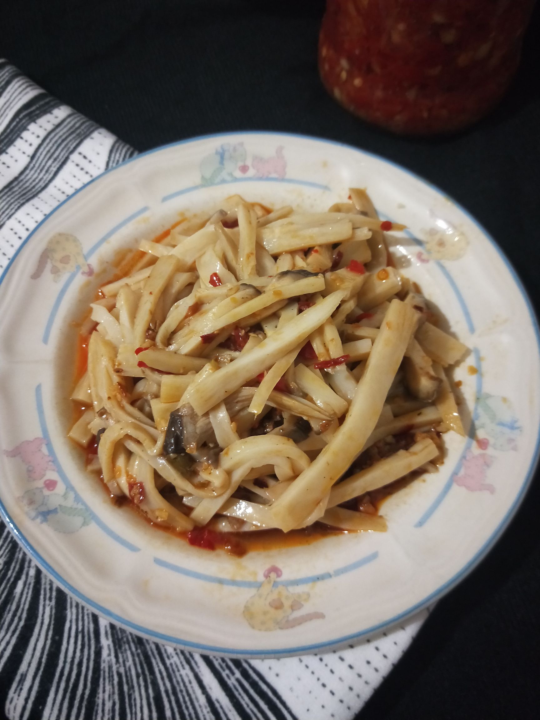 涼拌杏鮑菇的做法-家常味拌菜譜-易網健康養生網 涼拌杏鮑菇的做法-家常味拌菜譜