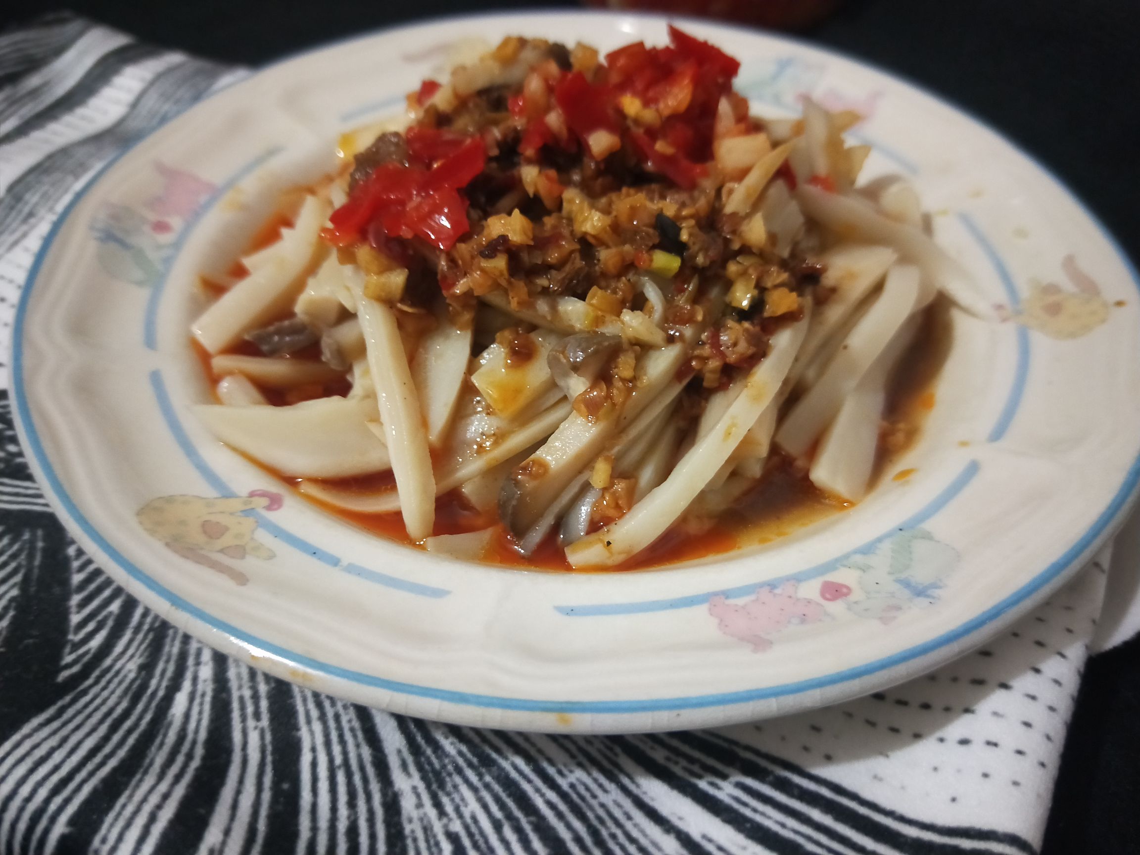 涼拌杏鮑菇的做法-家常味拌菜譜-易網健康養生網 涼拌杏鮑菇的做法-家常味拌菜譜