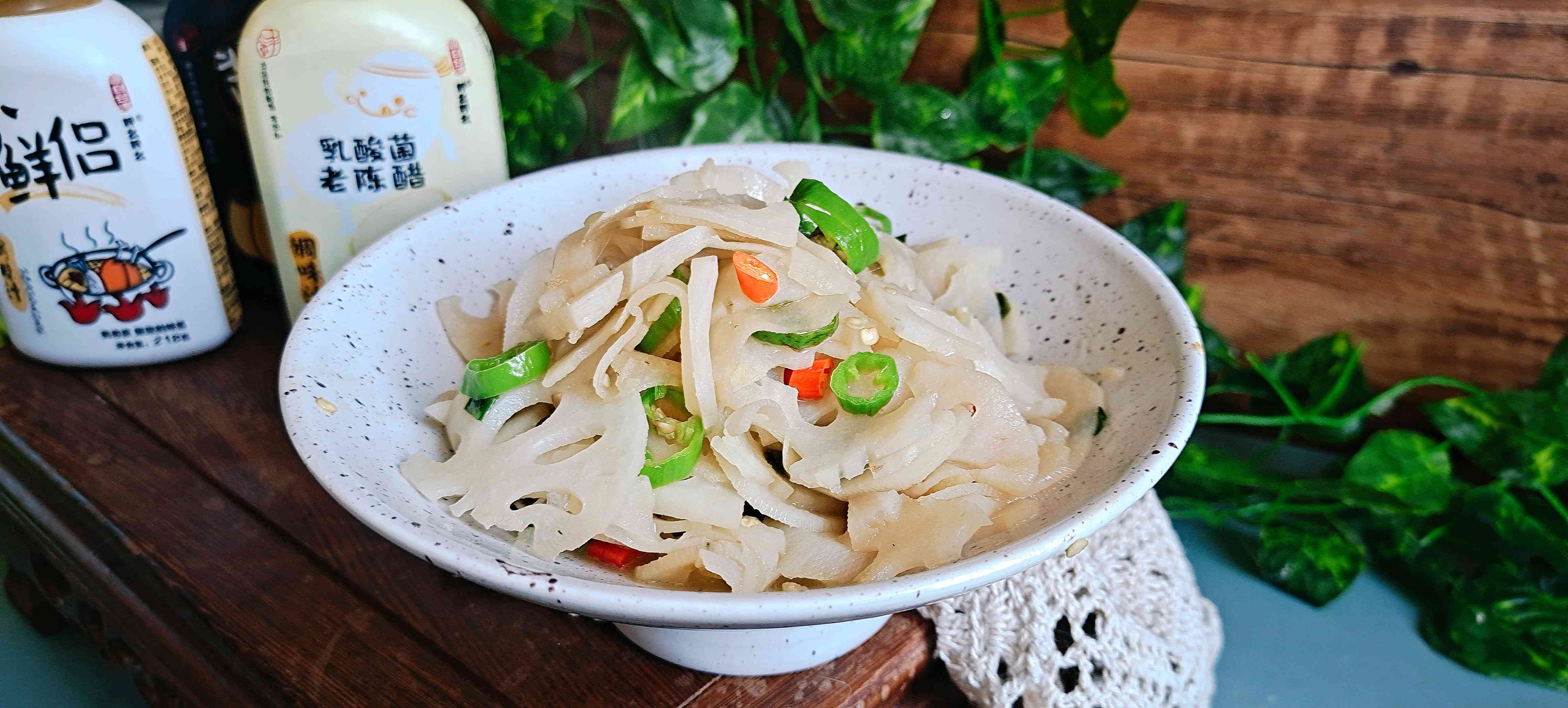 秋冬家常菜…家常小炒藕片的做法-酸辣味炒菜譜-易網(wǎng)健康養(yǎng)生網(wǎng) 秋冬家常菜…家常小炒藕片的做法-酸辣味炒菜譜