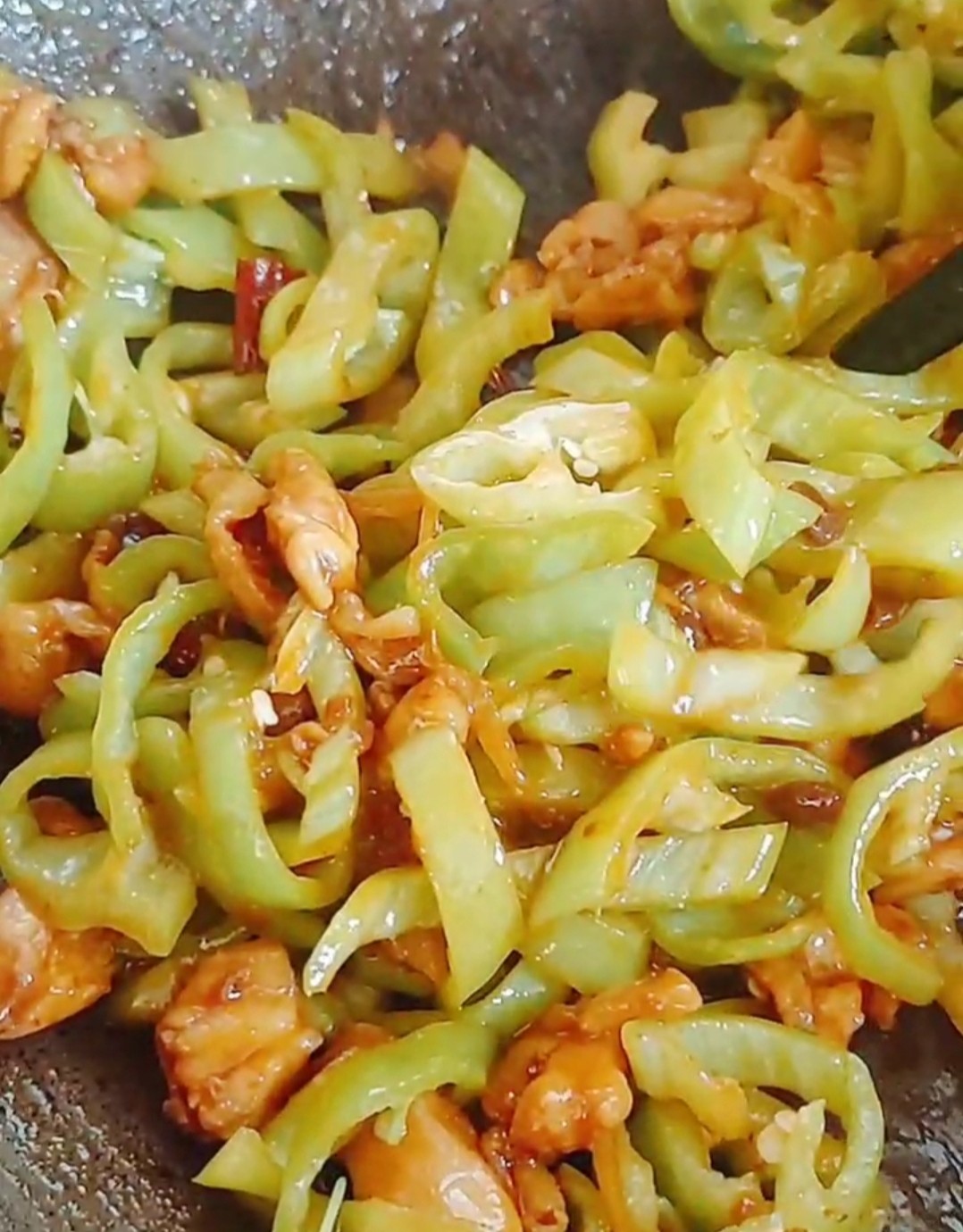 青椒雞腿肉的做法-豆瓣味炒菜譜