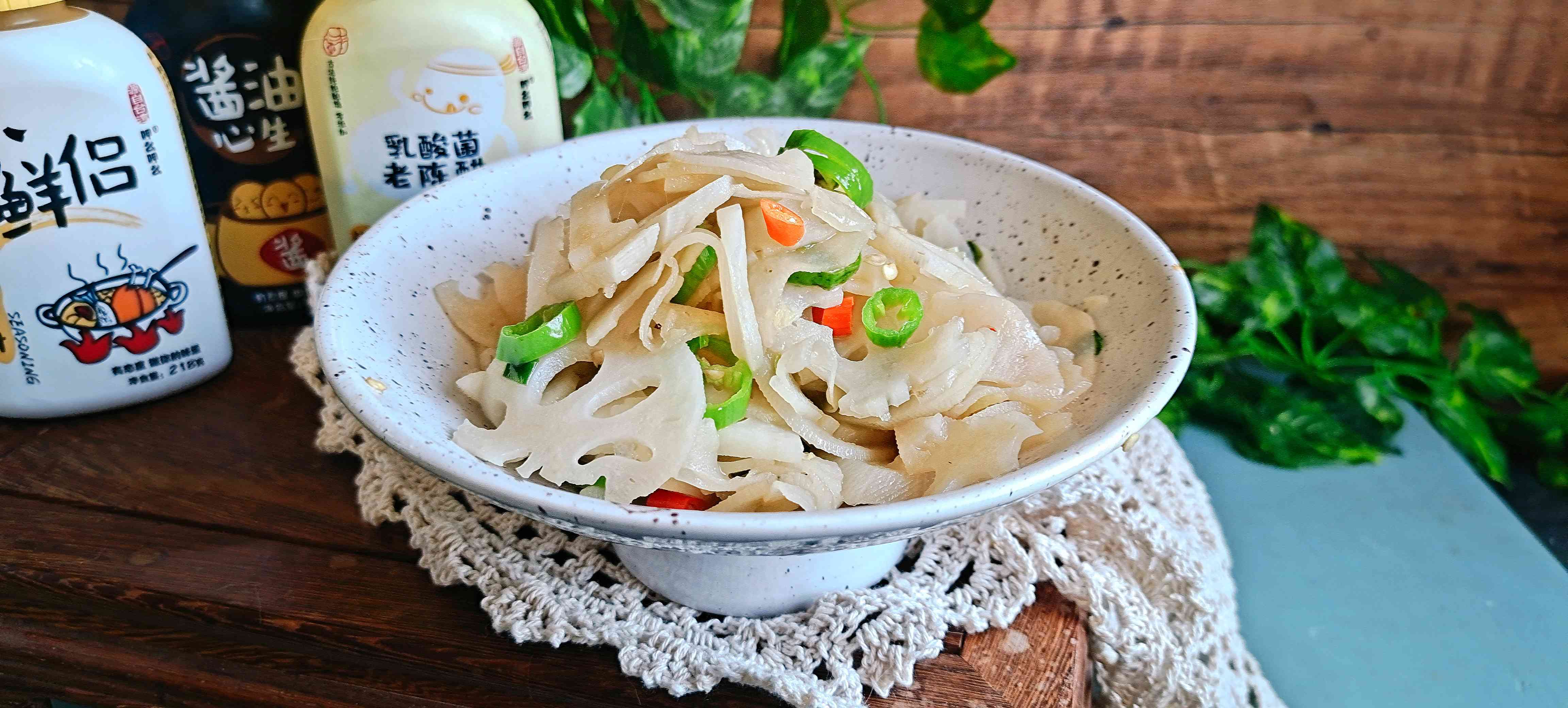 秋冬家常菜…家常小炒藕片的做法-酸辣味炒菜譜-易網(wǎng)健康養(yǎng)生網(wǎng) 秋冬家常菜…家常小炒藕片的做法-酸辣味炒菜譜