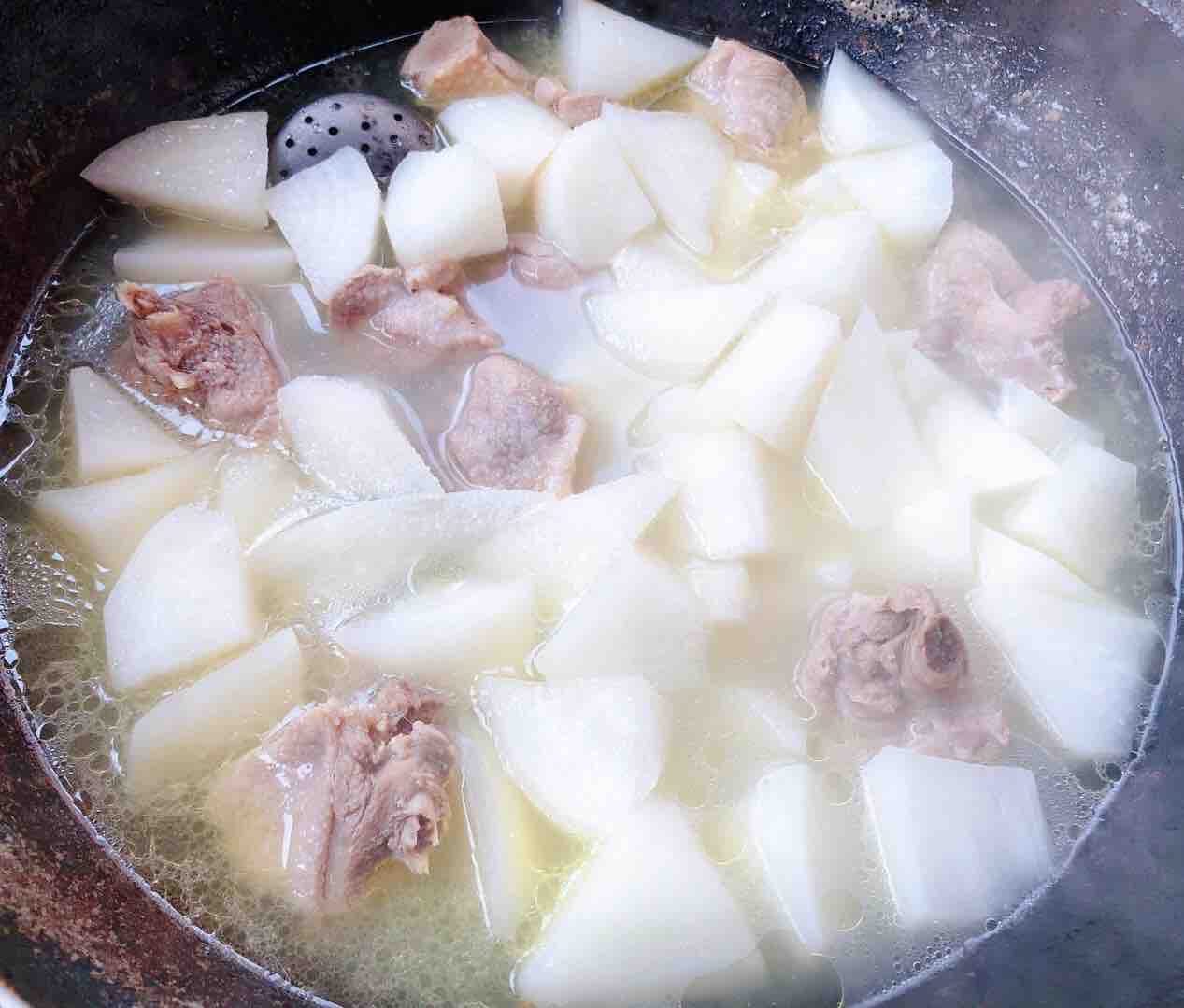 鴨腿燉白蘿卜的做法-咸鮮味燉菜譜