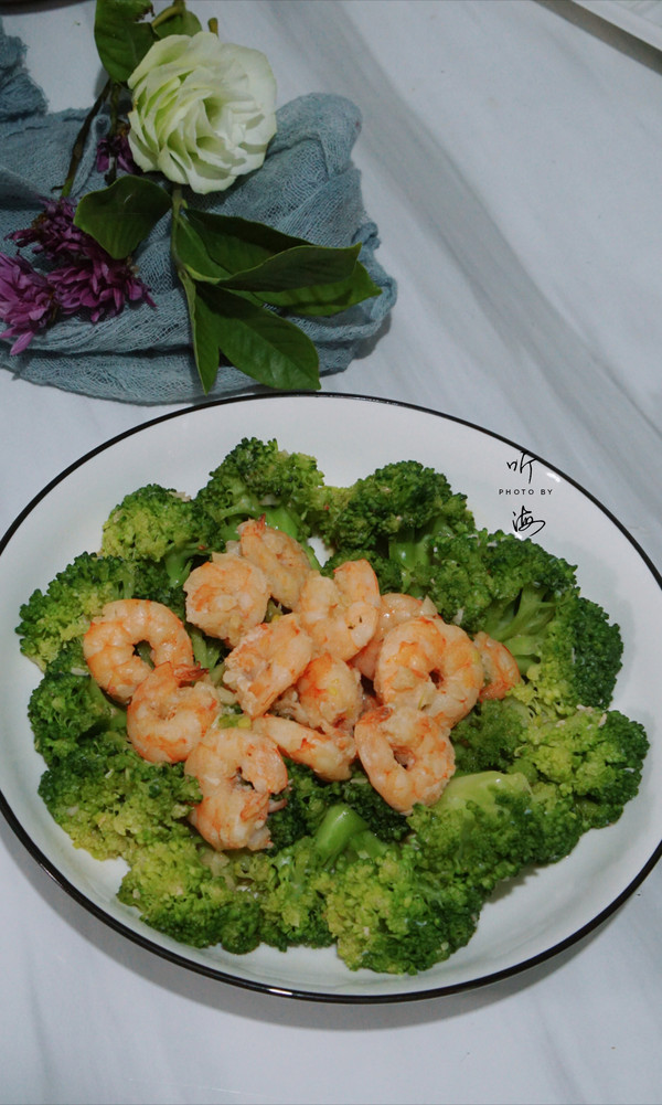 西蘭花蝦仁的做法-家常味炒菜譜-易網健康養生網 西蘭花蝦仁的做法-家常味炒菜譜