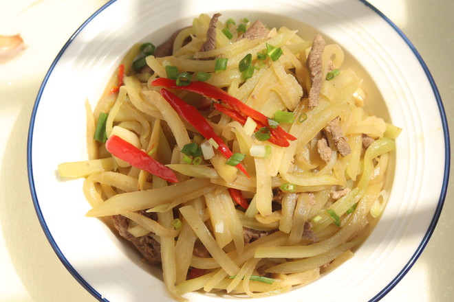 佛手瓜炒肉絲的做法-家常味炒菜譜-易網健康養生網 佛手瓜炒肉絲的做法-家常味炒菜譜
