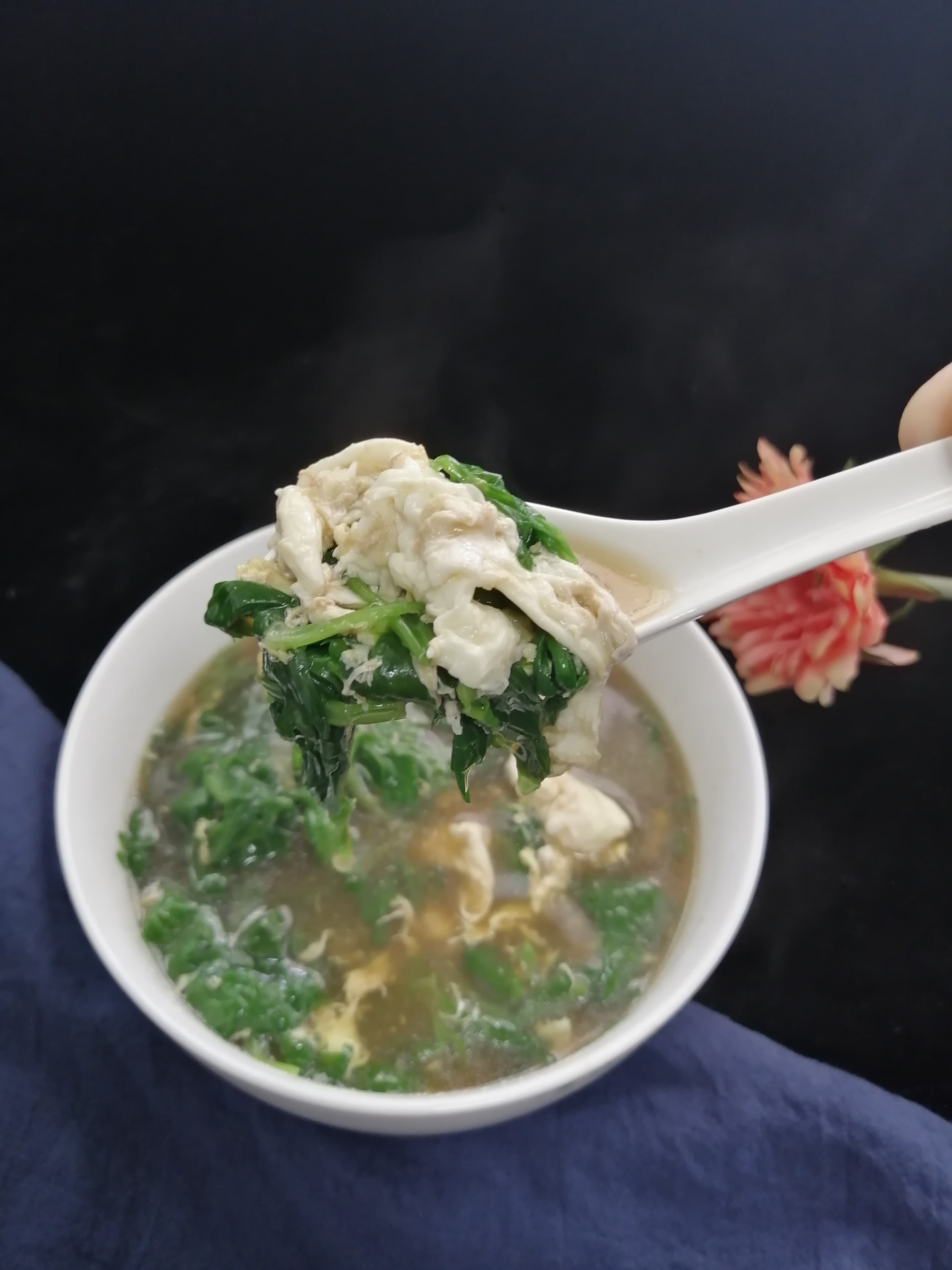 芹菜葉不要丟棄加它變身美味湯的做法-家常味煮菜譜-易網(wǎng)健康養(yǎng)生網(wǎng) 芹菜葉不要丟棄加它變身美味湯的做法-家常味煮菜譜