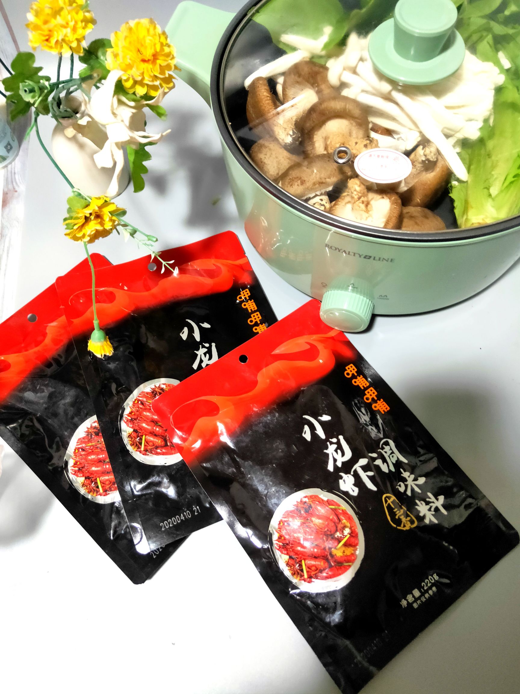 小龍蝦麻辣暖鍋的做法-香辣味煮菜譜-易網健康養生網 小龍蝦麻辣暖鍋的做法-香辣味煮菜譜