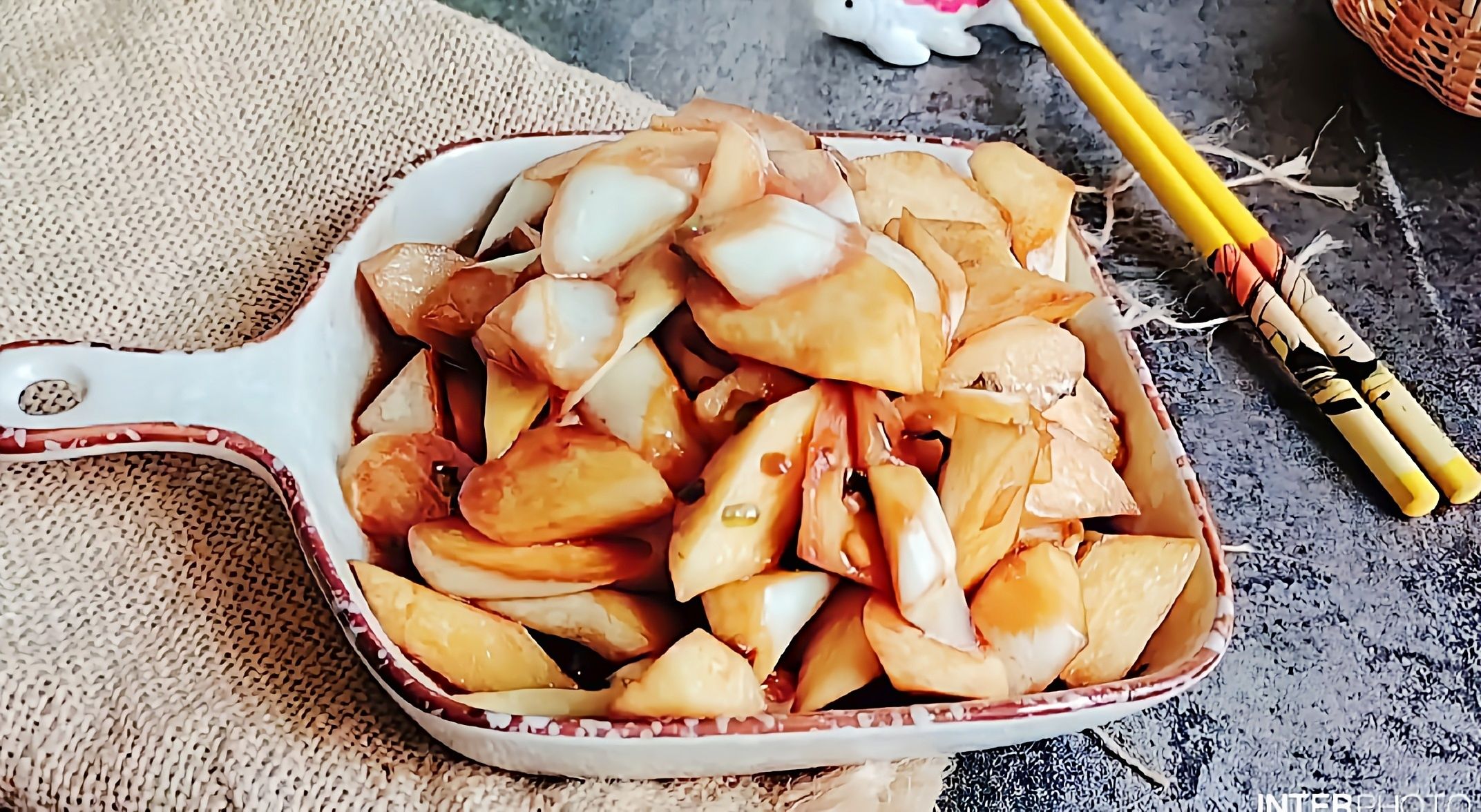 秋冬補(bǔ)虛健體…油燜茭白的做法-咸鮮味燜菜譜-易網(wǎng)健康養(yǎng)生網(wǎng) 秋冬補(bǔ)虛健體…油燜茭白的做法-咸鮮味燜菜譜