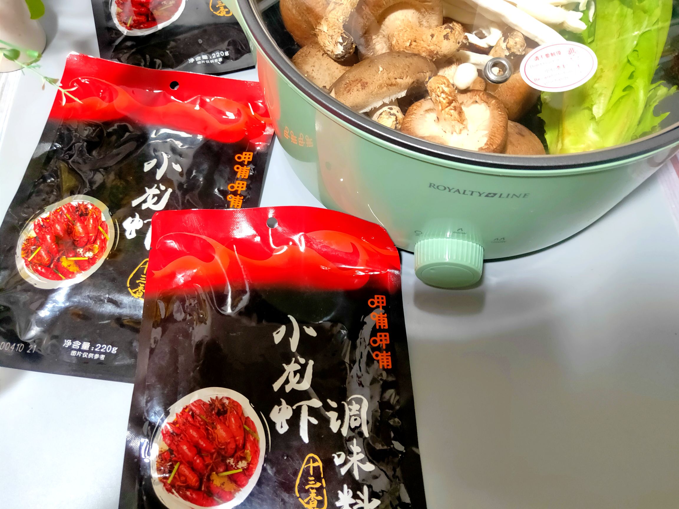 小龍蝦麻辣暖鍋的做法-香辣味煮菜譜-易網健康養生網 小龍蝦麻辣暖鍋的做法-香辣味煮菜譜