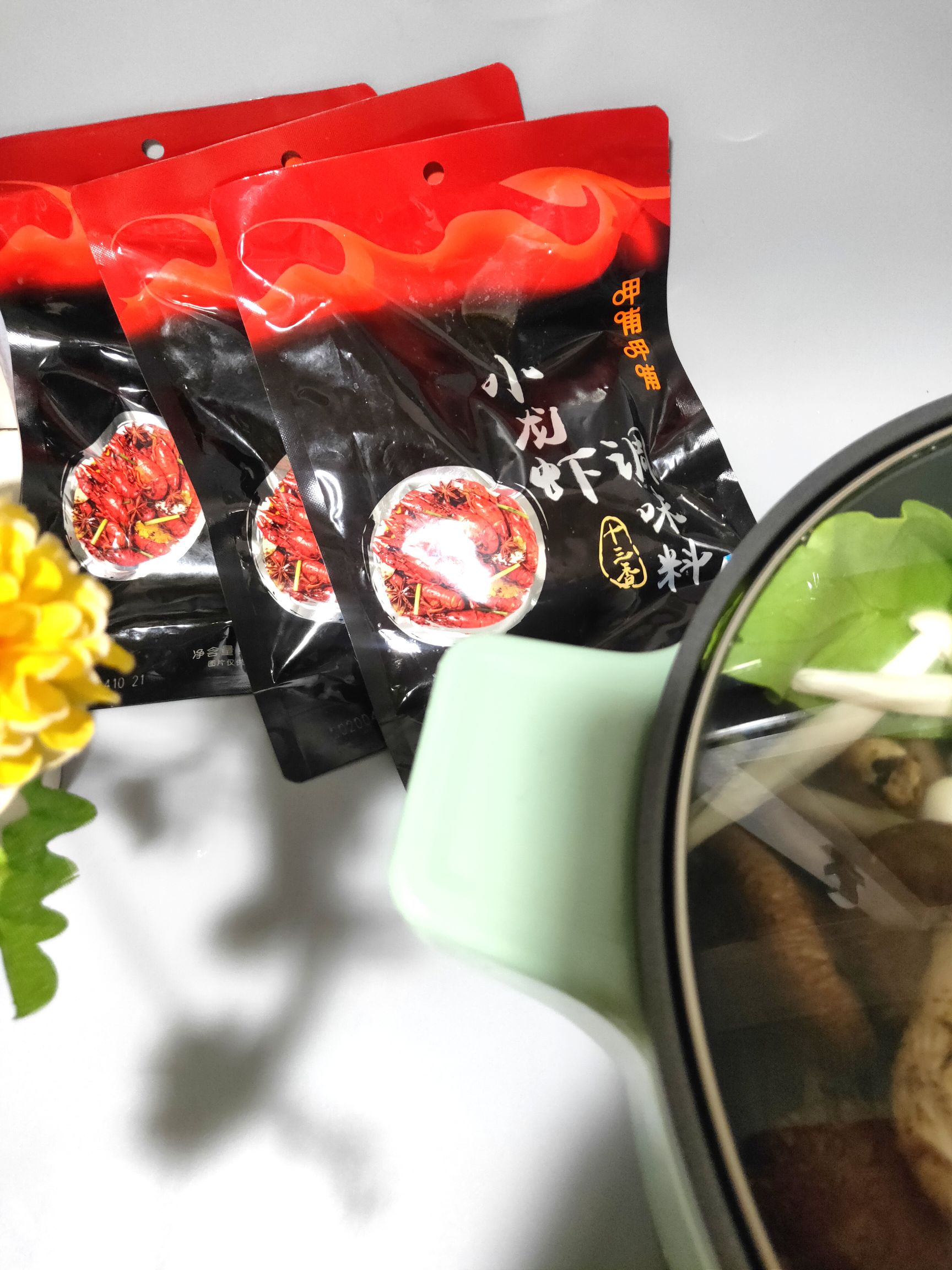 小龍蝦麻辣暖鍋的做法-香辣味煮菜譜-易網健康養生網 小龍蝦麻辣暖鍋的做法-香辣味煮菜譜