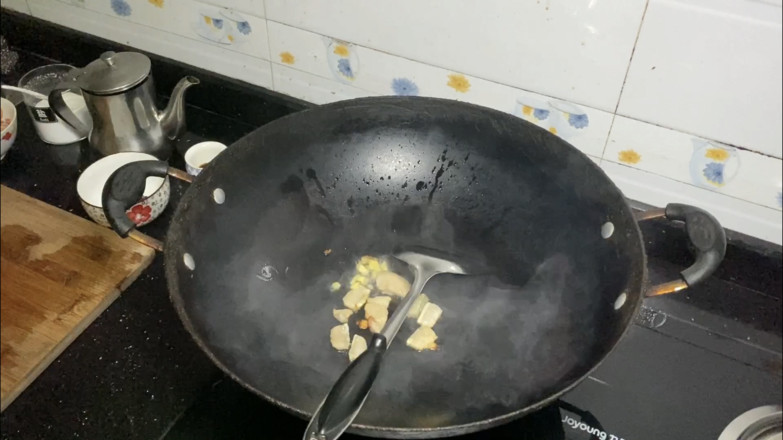 蒜苔炒肉的做法-醬香味炒菜譜