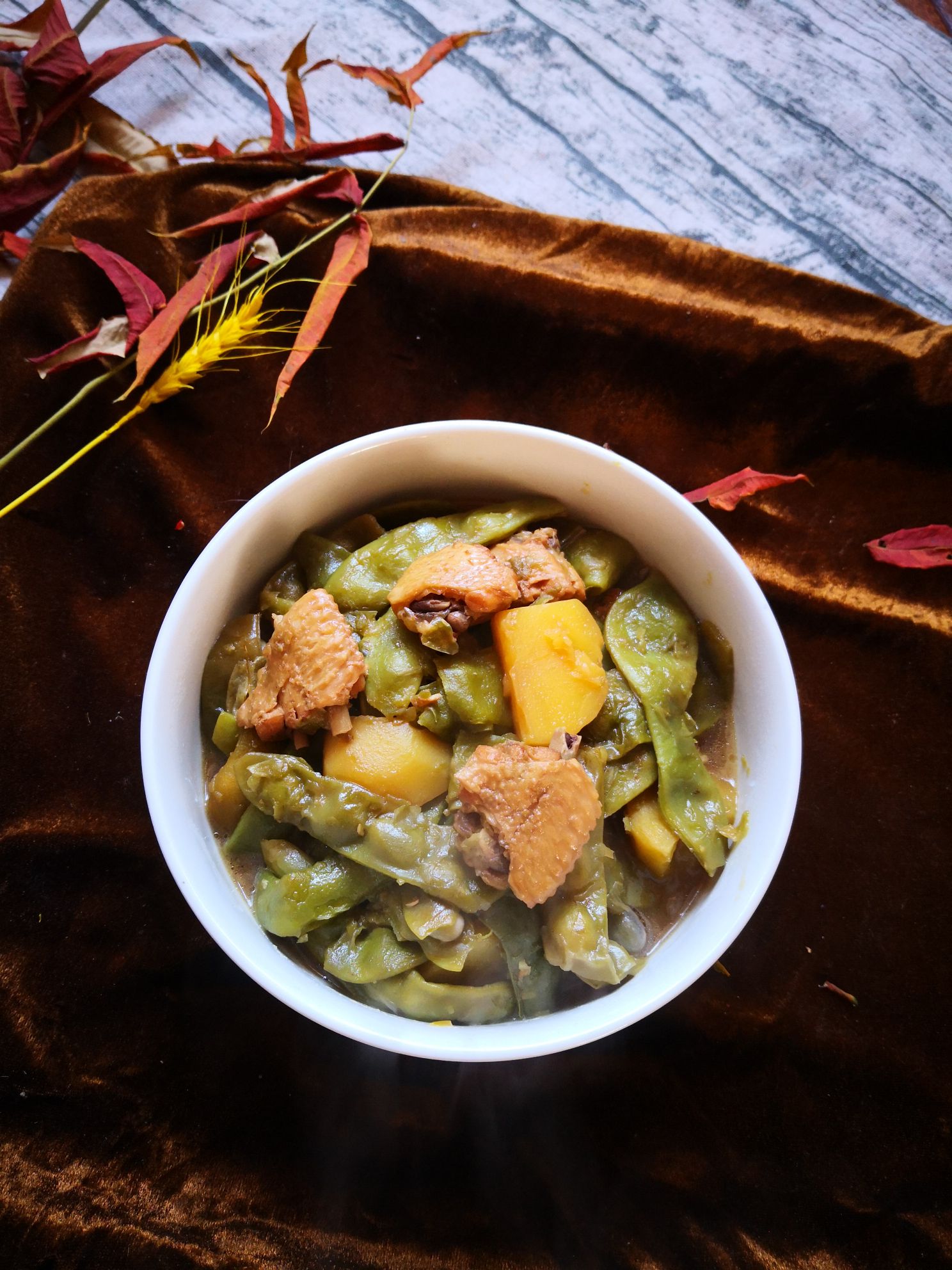 雞翅燉花豆角的做法-家常味燉菜譜-易網(wǎng)健康養(yǎng)生網(wǎng) 雞翅燉花豆角的做法-家常味燉菜譜